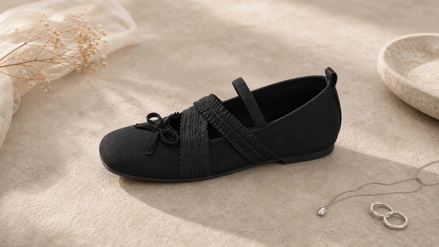 Dulces zapatos Mary Jane con tiras y punta cuadrada diseñados en una suave escena cotidiana