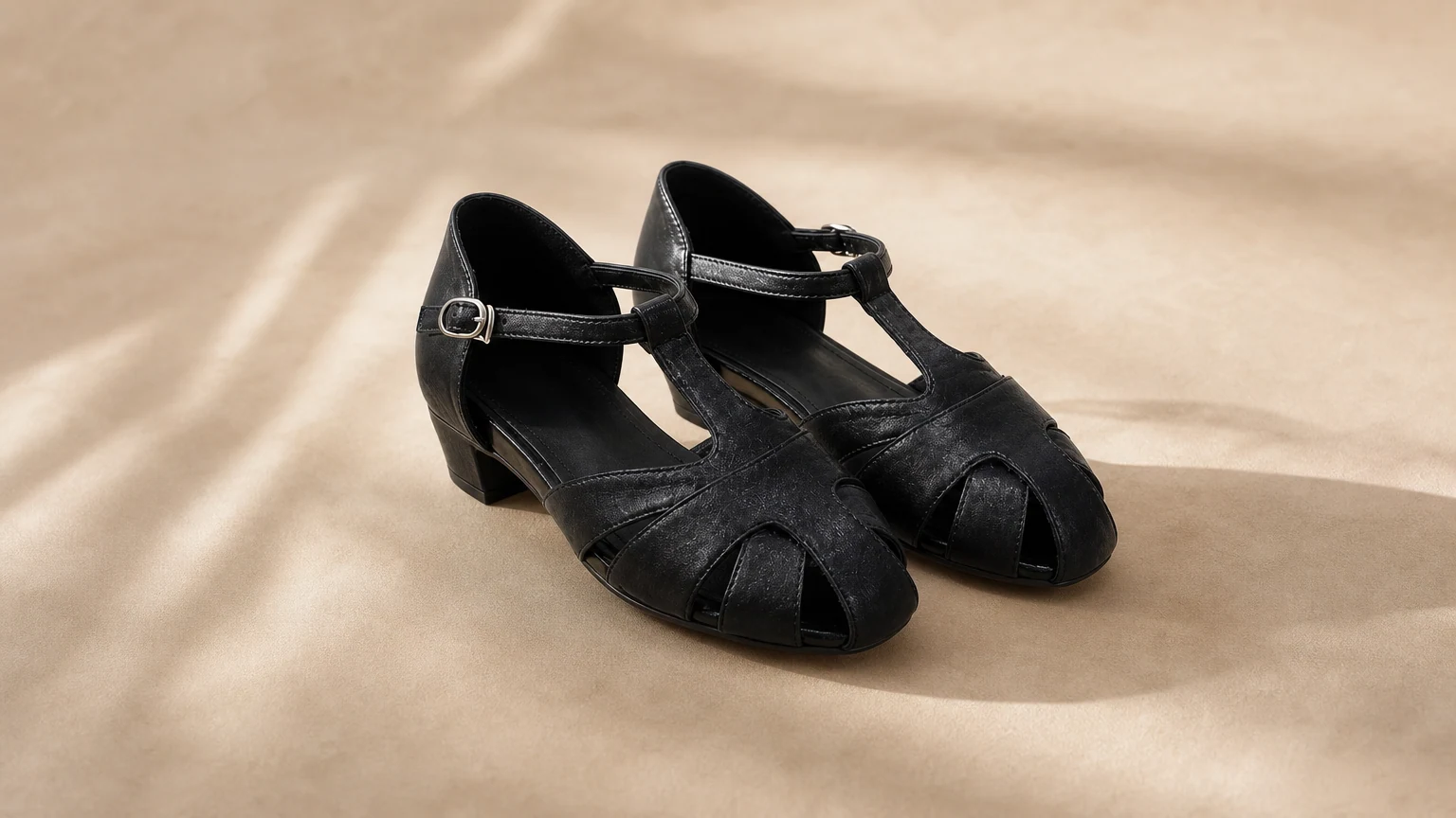 Scarpe da donna con tacco basso scavate, ideali per l'ufficio e le feste